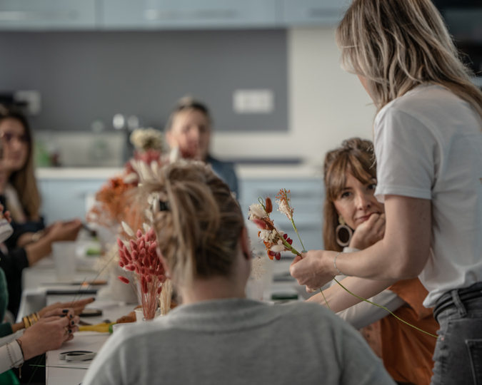 Atelier Fleurs séchées – Accessoires de mariage en terre cuite