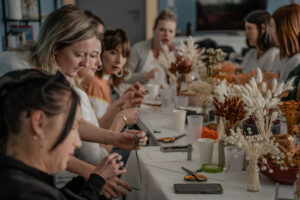 Atelier Fleurs séchées – Accessoires de mariage en terre cuite