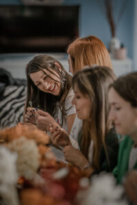 Atelier Fleurs séchées – Accessoires de mariage en terre cuite