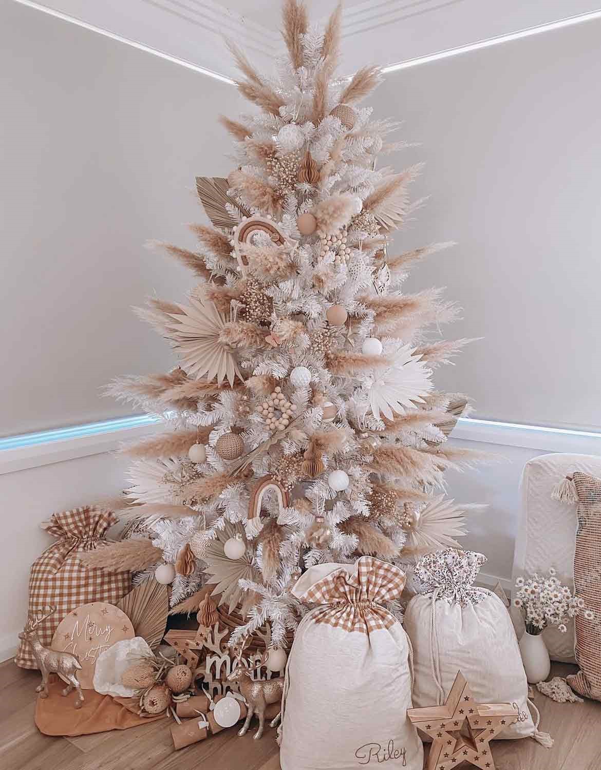 Inspiration – Arbres de Noël à fleurs séchées