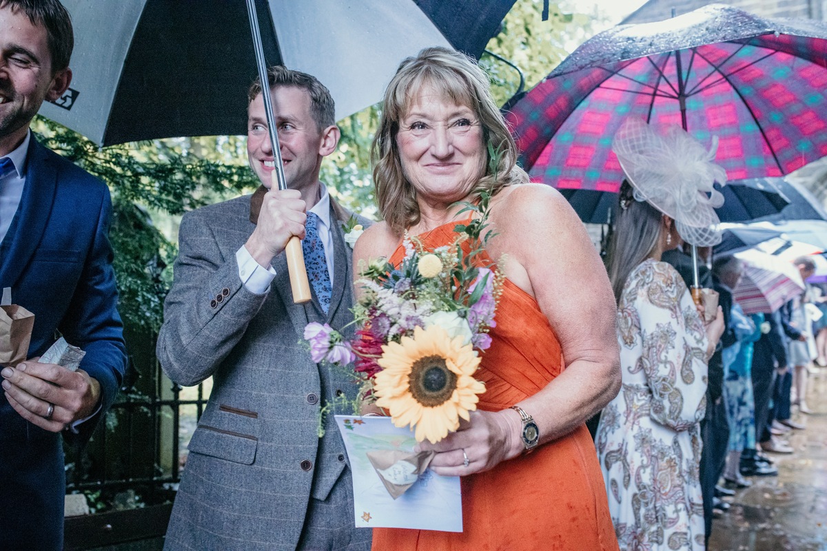 Un mariage coloré et joyeux en Angleterre